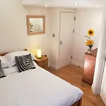 Modern, 2 Bedroom Apartment With Sofa Bed, Uplands, Swansea
