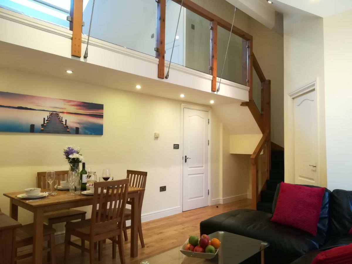 Apartment Modern, 2 Bedroom With Sofa Bed, Uplands,