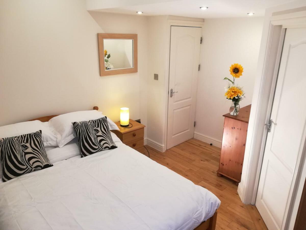 Modern, 2 Bedroom With Sofa Bed, Uplands,