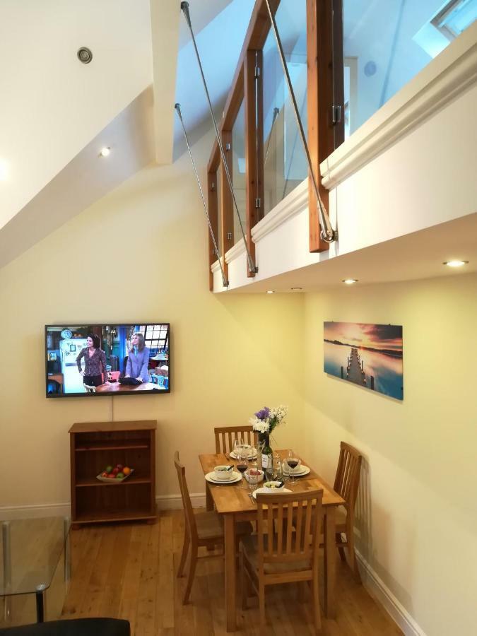 Modern, 2 Bedroom With Sofa Bed, Uplands, Apartment